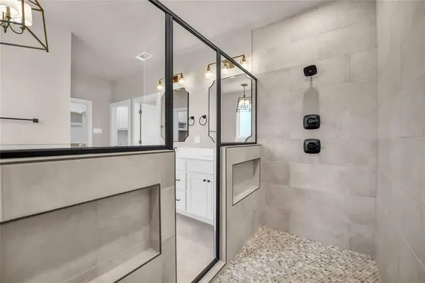 1064 Arbor Vista Drive, Azle, TX 76020