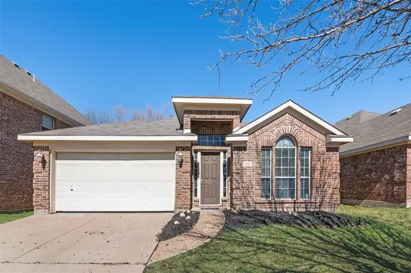 4828 Summer Oaks Lane, Fort Worth, TX 76123