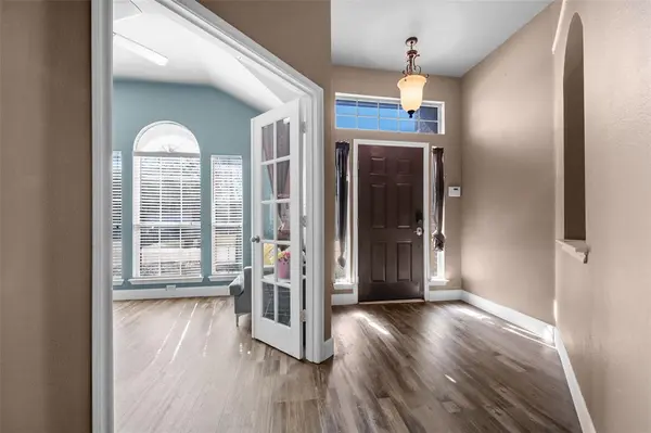 4828 Summer Oaks Lane, Fort Worth, TX 76123