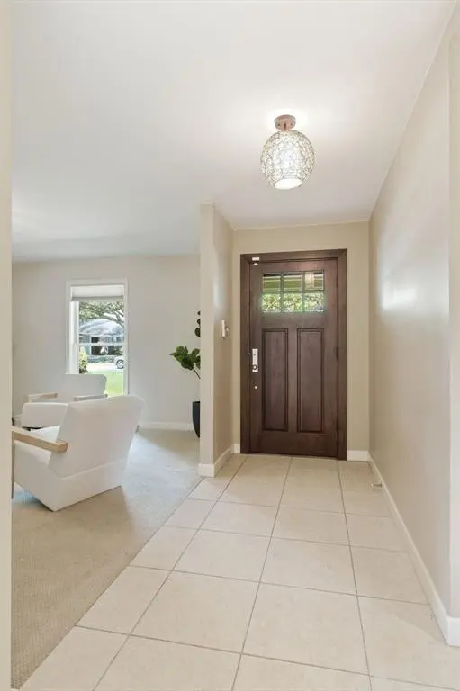 237 Woodcrest Drive, Richardson, TX 75080