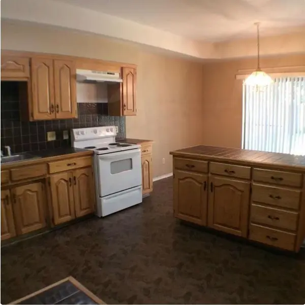 316 Lochridge Drive, Azle, TX 76020