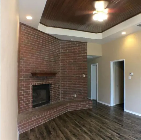 316 Lochridge Drive, Azle, TX 76020