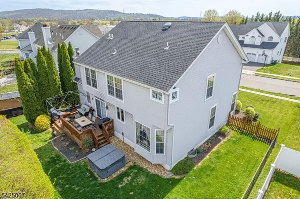 6 Kyle Dr, Lopatcong Twp., NJ 08865