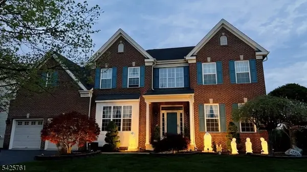 4 ELM DR, Clinton Twp., NJ 08809