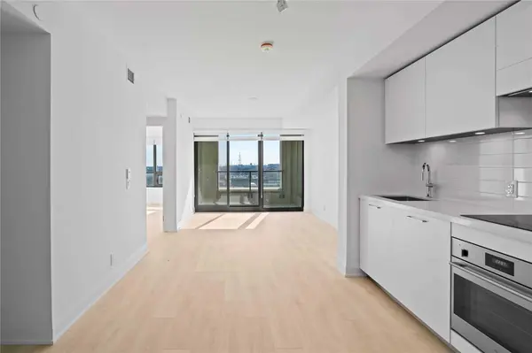 33 Frederick Todd WAY #507, Toronto C11, ON M4G 0C9