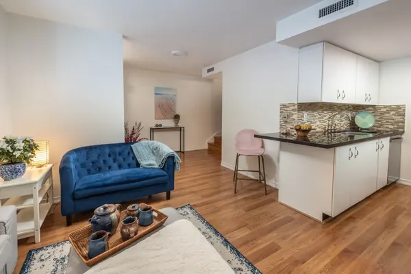 89 Lillian ST #02, Toronto C10, ON M4S 2H7