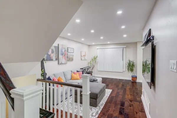 513 Alder CT, Pickering, ON L1V 4T2