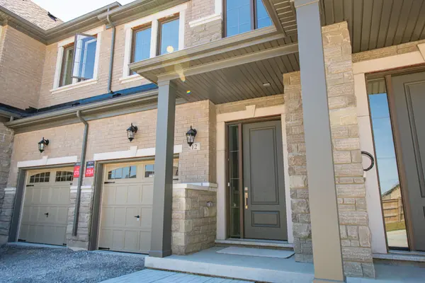 12 Ducharme DR, Richmond Hill, ON L4S 0J3