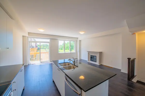 12 Ducharme DR, Richmond Hill, ON L4S 0J3