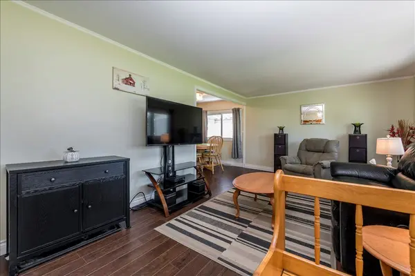 34 Flora DR, Innisfil, ON L9S 1R1