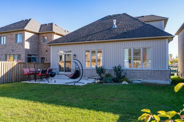 32 Dey DR, Collingwood, ON L9Y 2P7