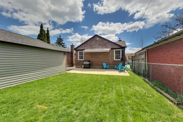 48 Murrie ST, Toronto W06, ON M8V 1X7