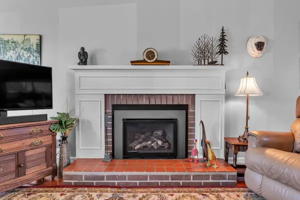 162 Chelsea RD, Kingston, ON K7M 3Y8