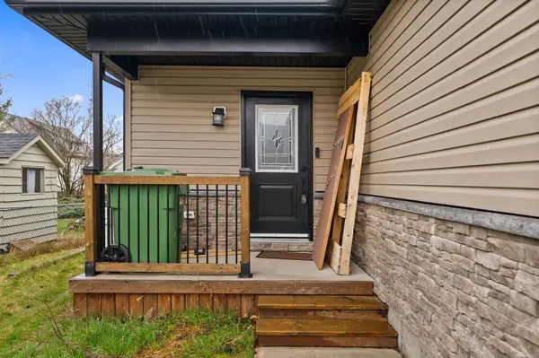 32 David ST #A, Edwardsburgh/cardinal, ON K0E 1X0