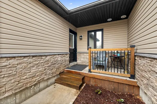 32 David ST #C, Edwardsburgh/cardinal, ON K0E 1X0