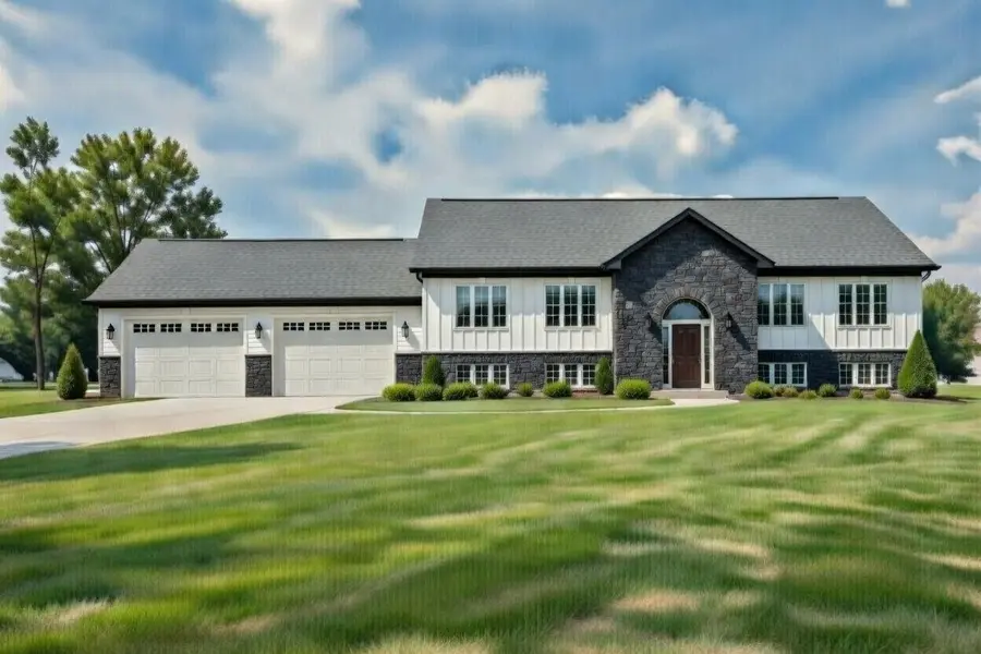 3 Stokes DR, Springwater, ON L0L 1Y0