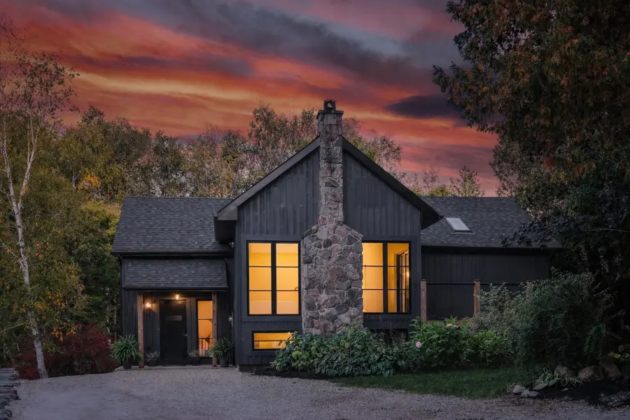 33 Slalom Gate RD, Collingwood, ON L9Y 5A9