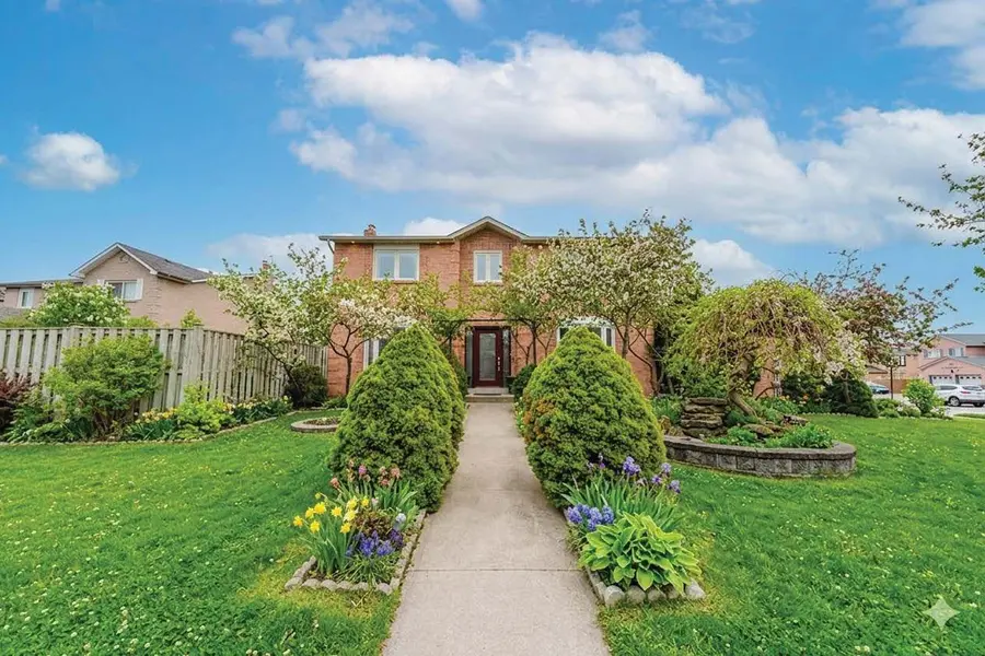 25 Sir Lancelot CT, Caledon, ON L7E 1N3