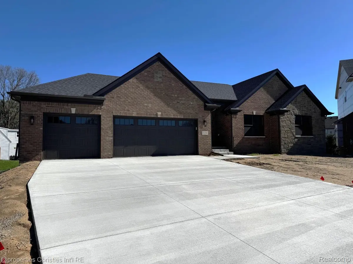 3120 Roma CT, Wixom, MI 48393