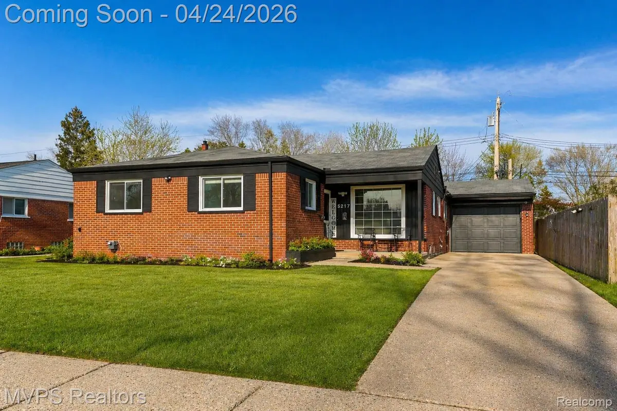 5217 Streefkerk Dr DR, Warren, MI 48092