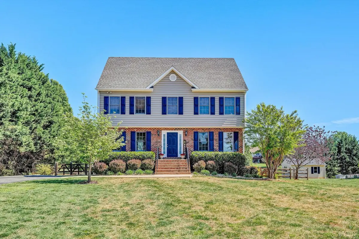 1048 Brigade PL, Forest, VA 24551