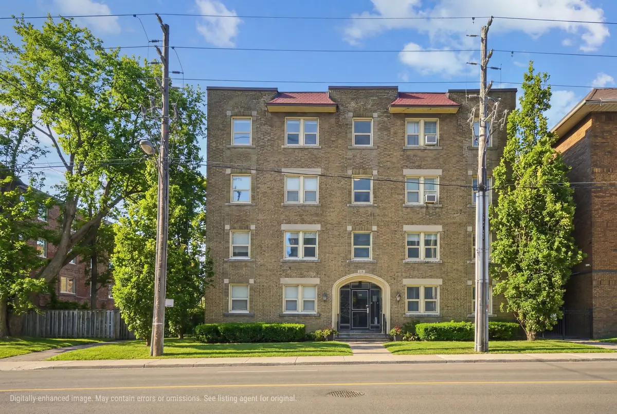 114 Vaughan RD #307, Toronto C03, ON M6C 2M1