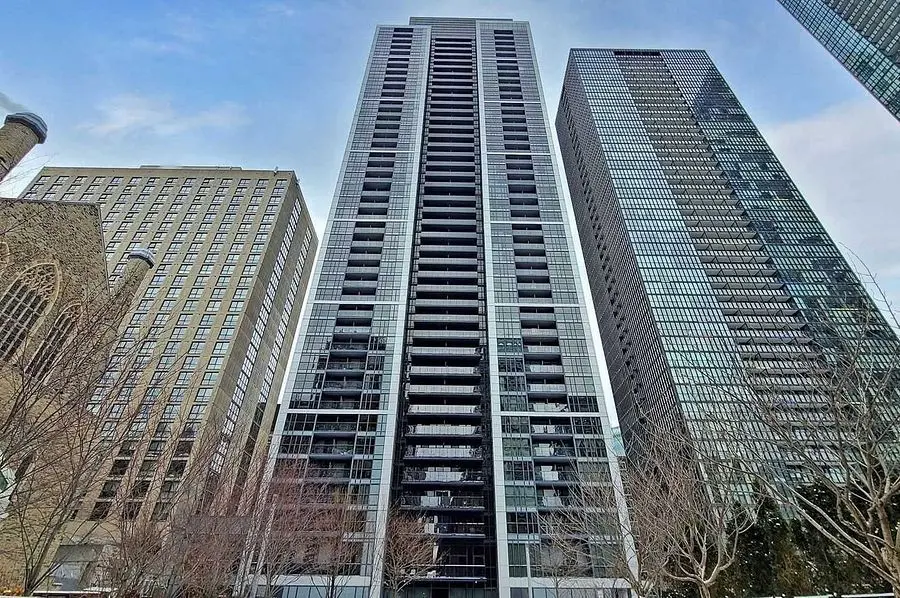 28 Ted Rogers WAY #1806, Toronto C08, ON M4Y 2J4
