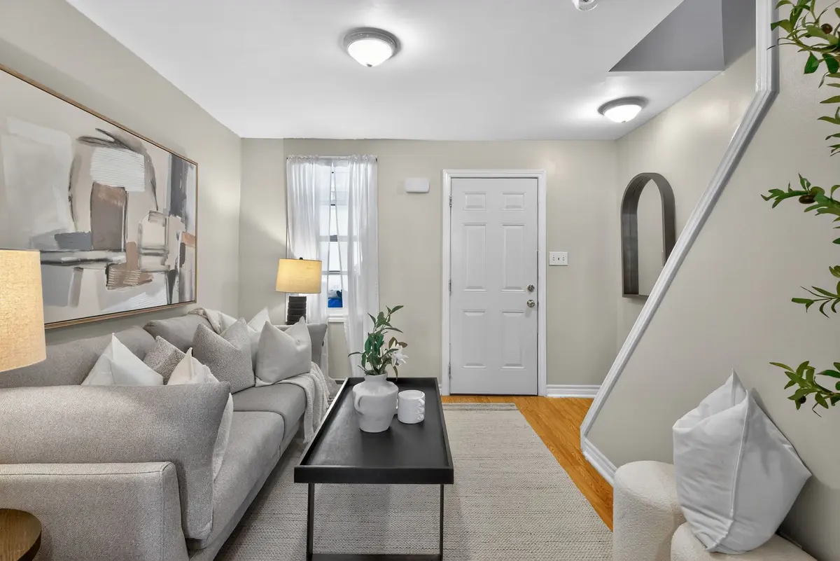 114 Olive AVE, Oshawa, ON L1H 2P2