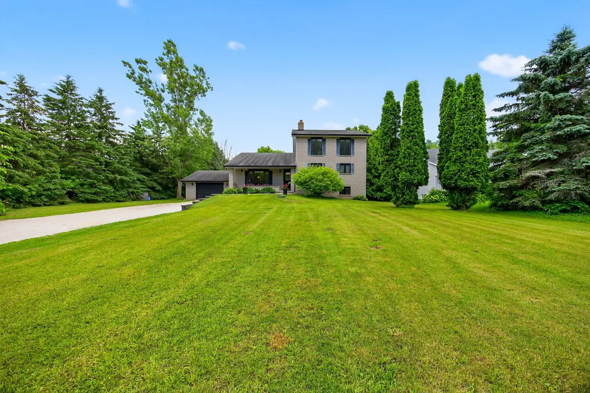 79 Caroline ST W, Clearview, ON L0M 1G0