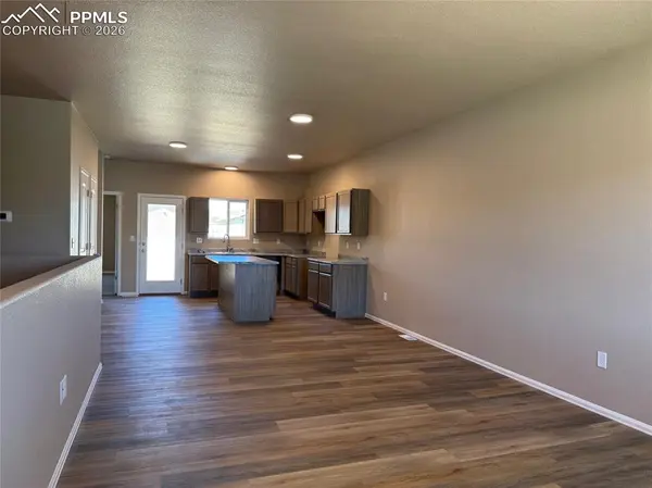 5217 Gannet LN, Pueblo, CO 81008