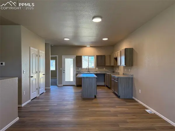 5217 Gannet LN, Pueblo, CO 81008