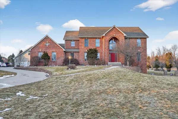 8306 E Crockett Road, Roscoe, IL 61073