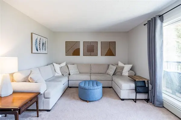 785 St Anne's RD, Winnipeg, MB R2N 3X3