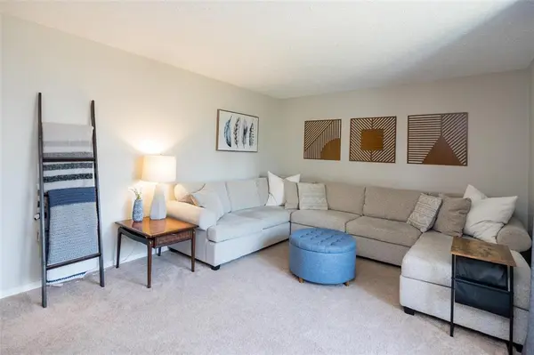 785 St Anne's RD, Winnipeg, MB R2N 3X3