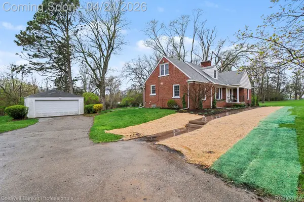 21611 W 10 Mile RD, Southfield, MI 48075