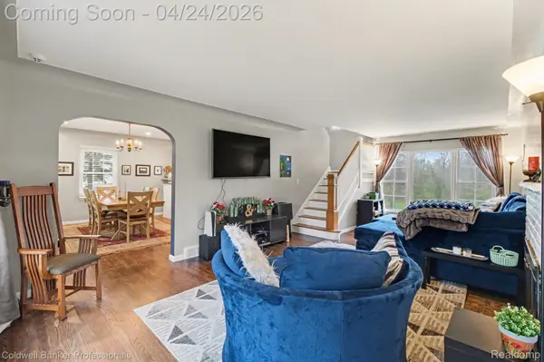 21611 W 10 Mile RD, Southfield, MI 48075