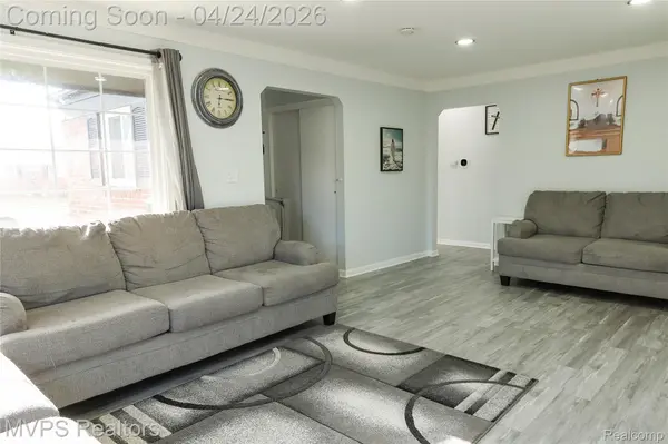 5217 Streefkerk Dr DR, Warren, MI 48092