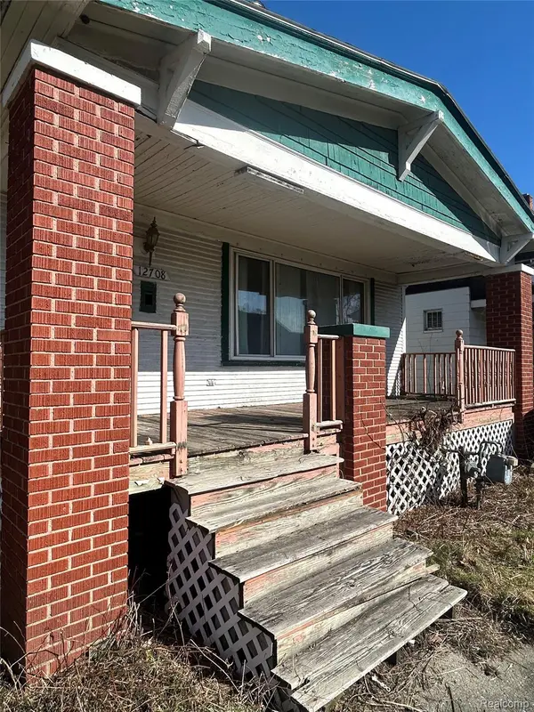12708 Cloverlawn ST, Detroit, MI 48238