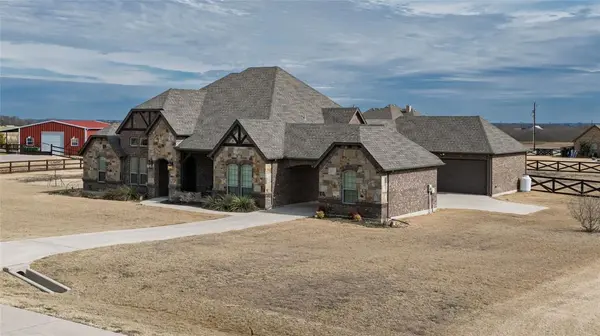 9111 Iron Mountain Trail, Justin, TX 76247
