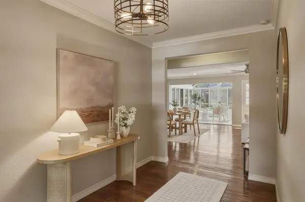 6338 Town Hill Lane, Dallas, TX 75214