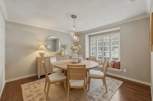 6338 Town Hill Lane, Dallas, TX 75214