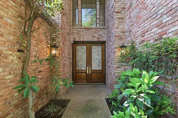 5020 Briar Tree Drive, Dallas, TX 75248