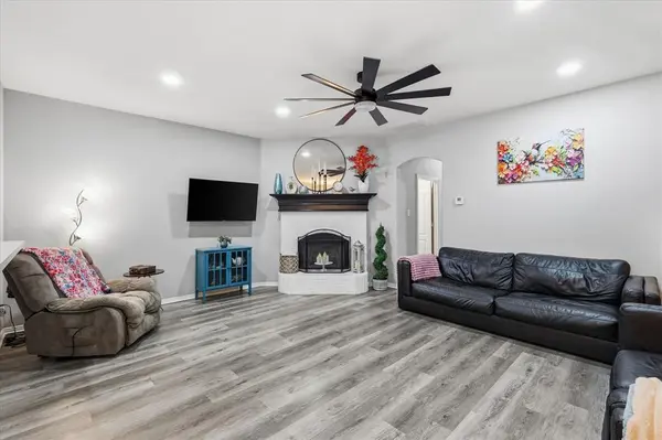 5621 Swords Drive, Fort Worth, TX 76137