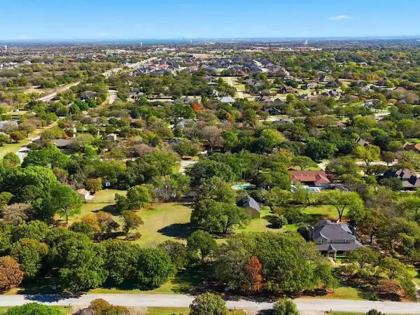 370 Oakview Drive, Double Oak, TX 75077