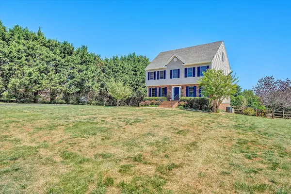 1048 Brigade PL, Forest, VA 24551