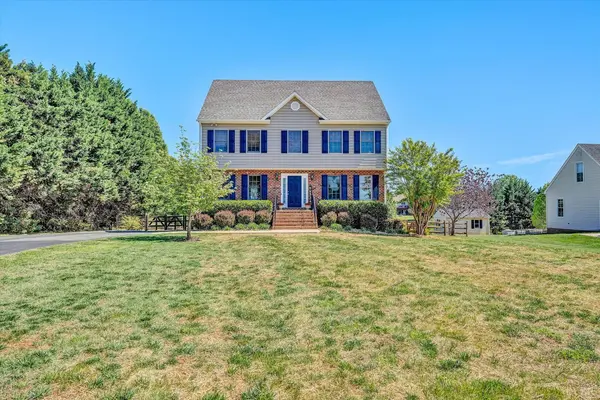 1048 Brigade PL, Forest, VA 24551