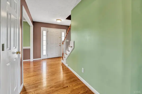 1048 Brigade PL, Forest, VA 24551