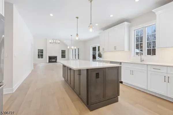 22 Furnace Rd, Chester Twp., NJ 07930