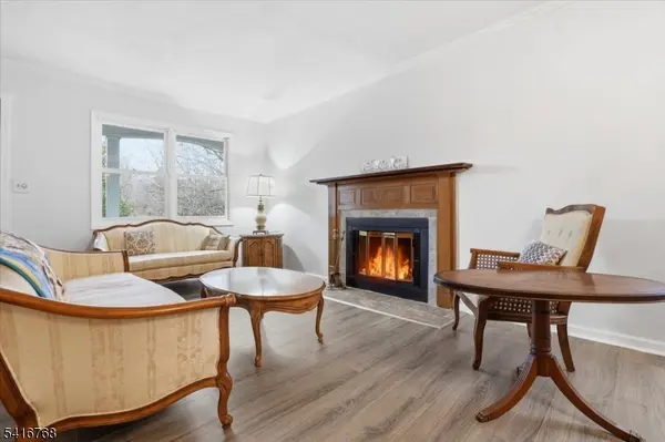 114 Carriage Ln, Newton Town, NJ 07860