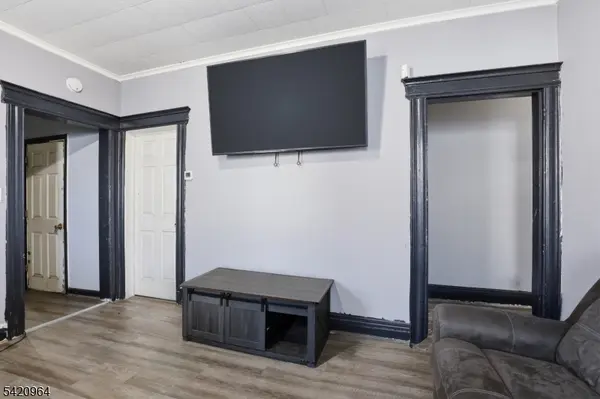 40 Schley St, Newark City, NJ 07112